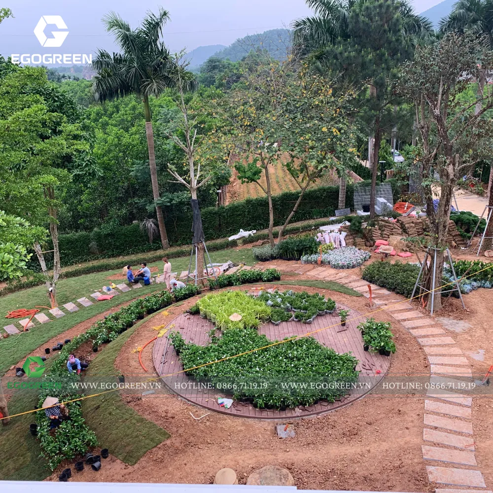 Gỗ tự nhiên làm sân nướng BBQ ngoài trời.